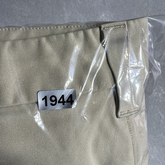 Lululemon Commission Shorts Size 38 Tan Flat Front Chino 9" Inseam Khaki - Picture 12 of 12